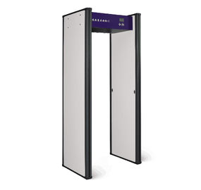 Caminhada do tela táctil através do quadro de porta do detector de metais para o defensor